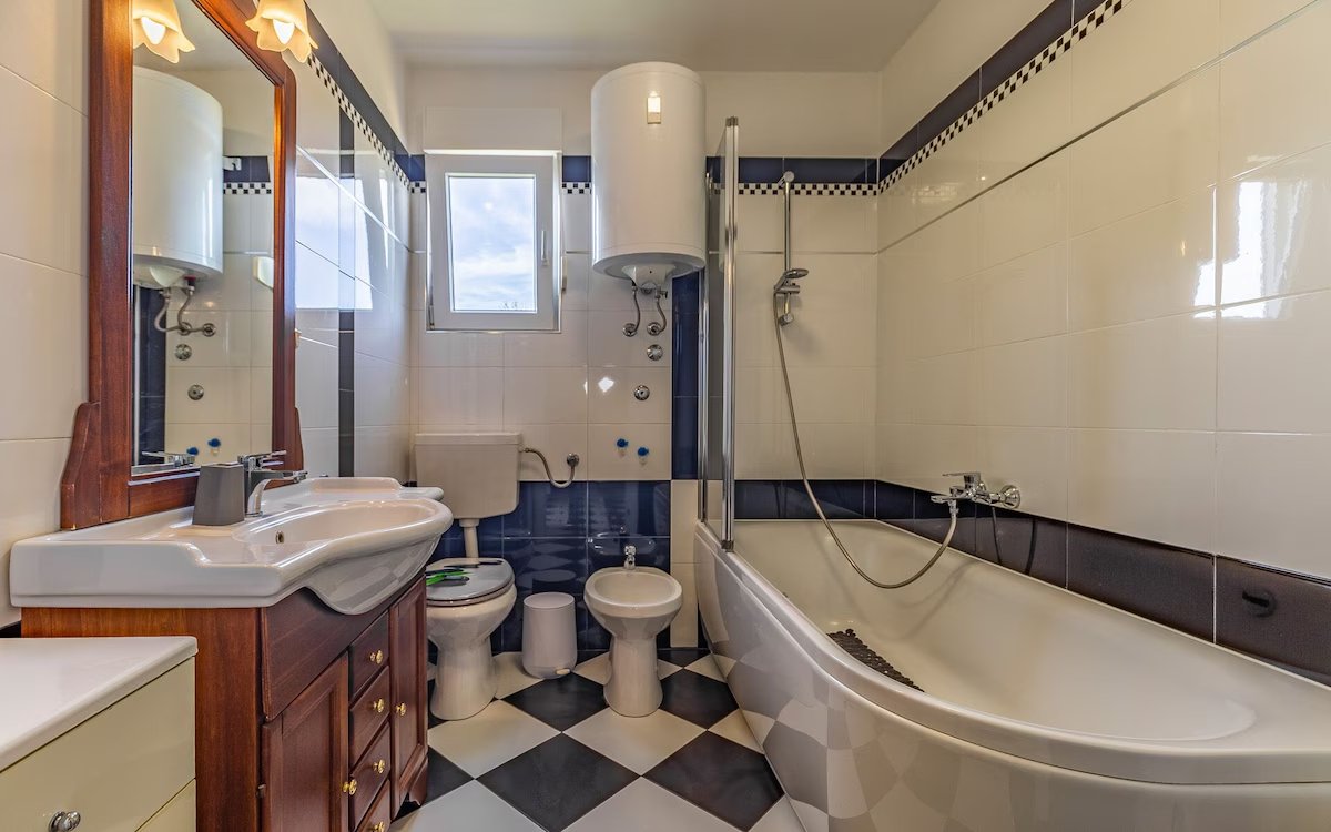 Bathroom (5)