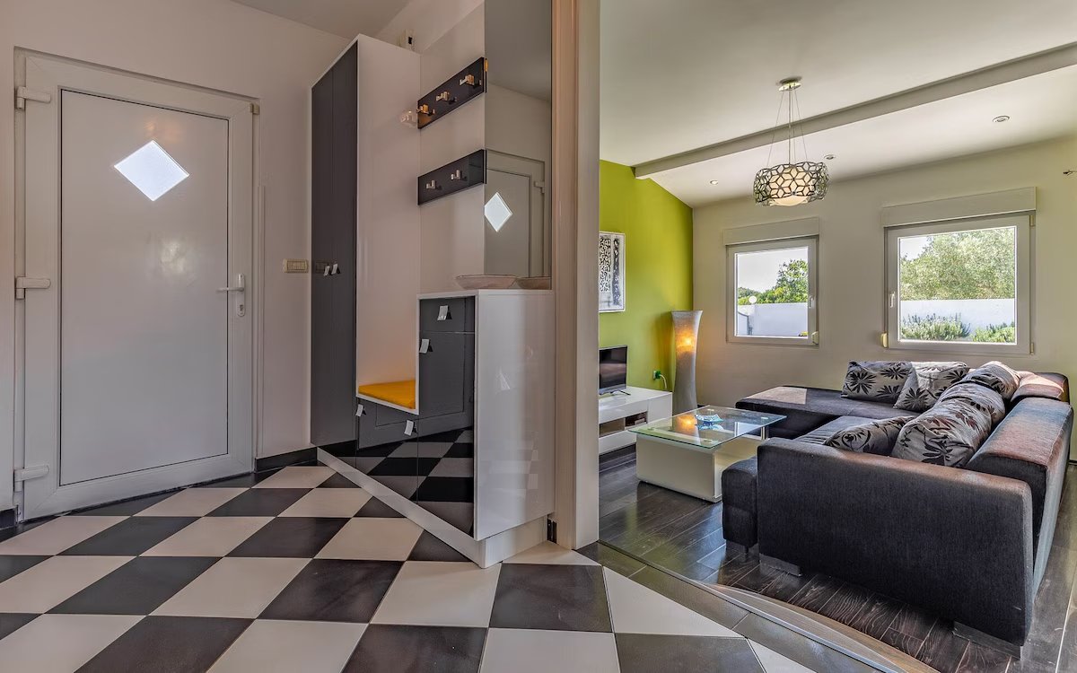 Living area (11)